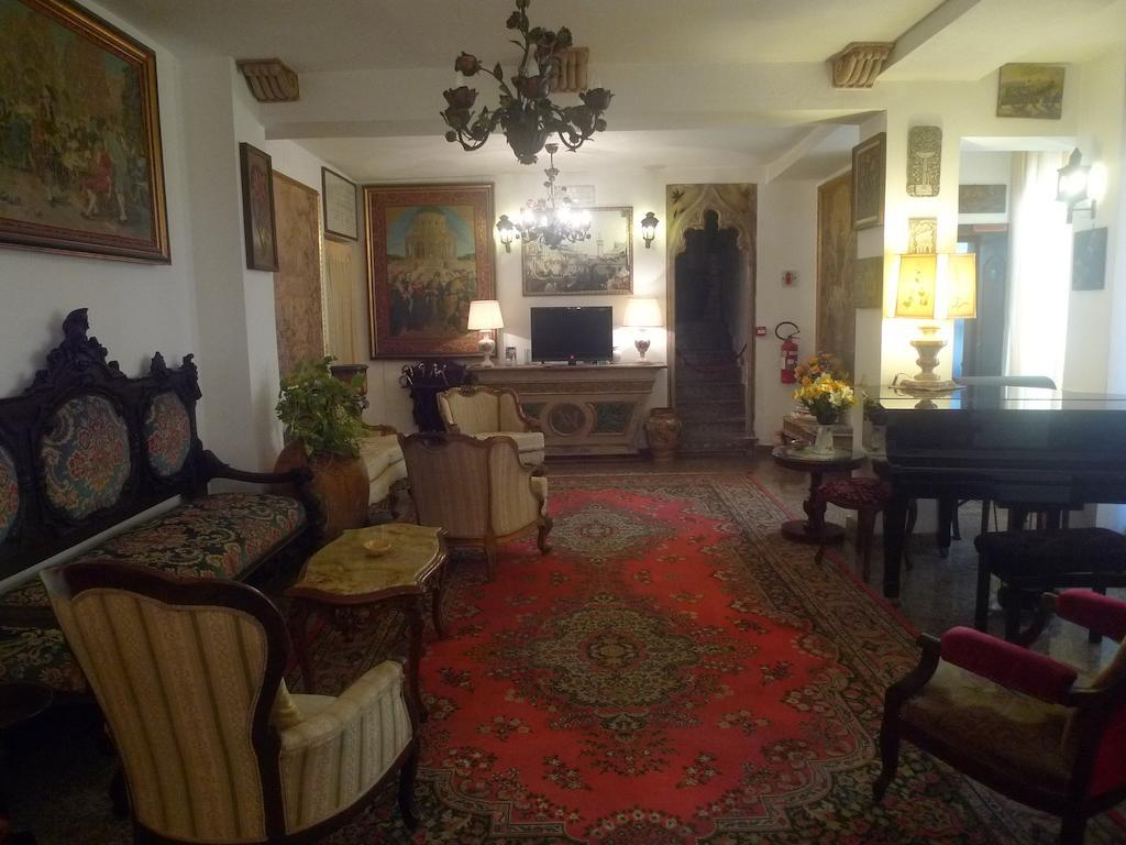 La Riva Hotel 3*