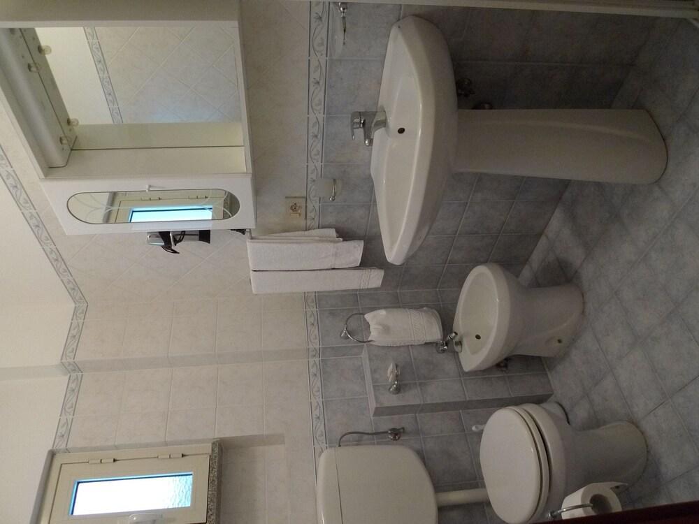 La Riva 3*