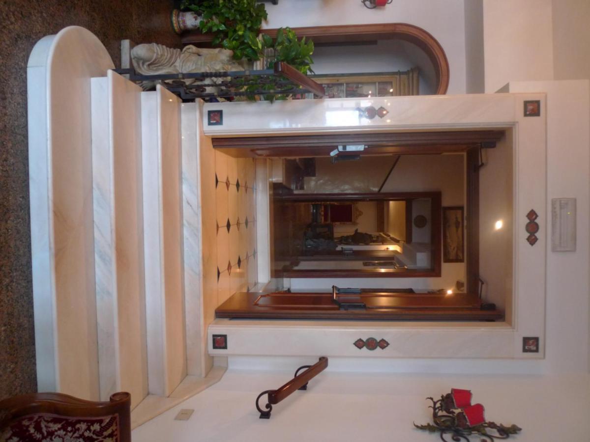 La Riva 3*