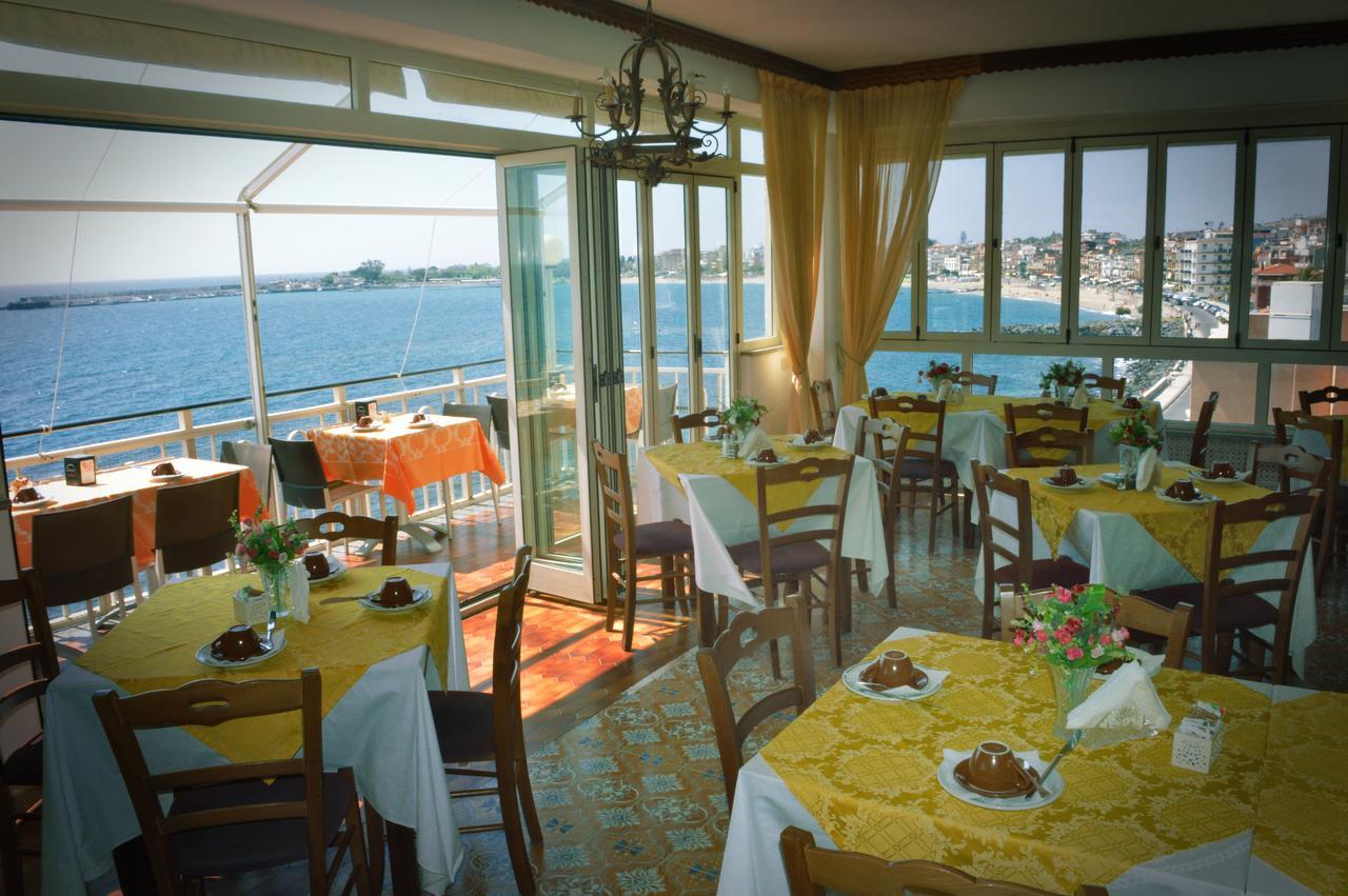La Riva 3* Giardini-Naxos