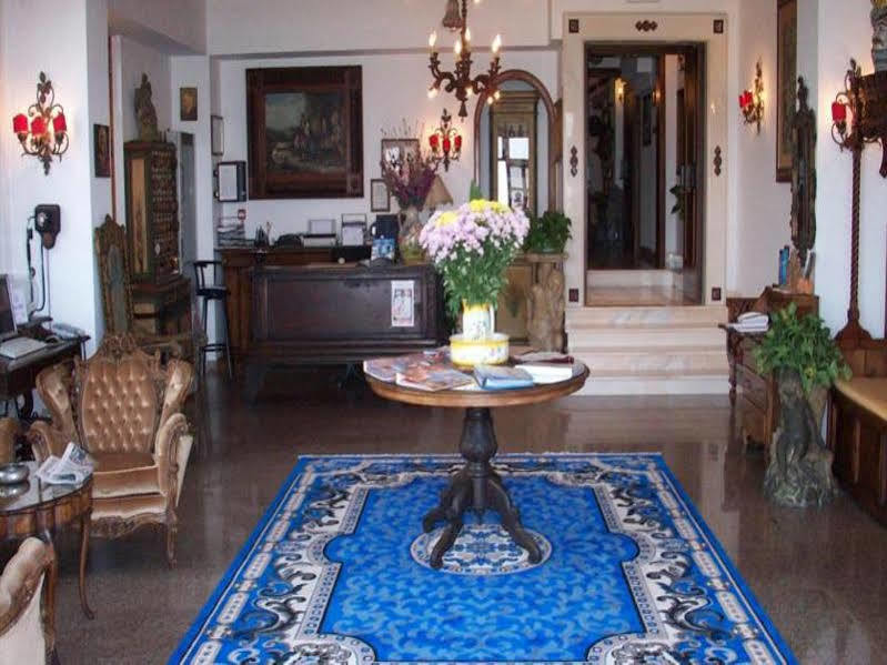 Hotel La Riva Giardini-Naxos