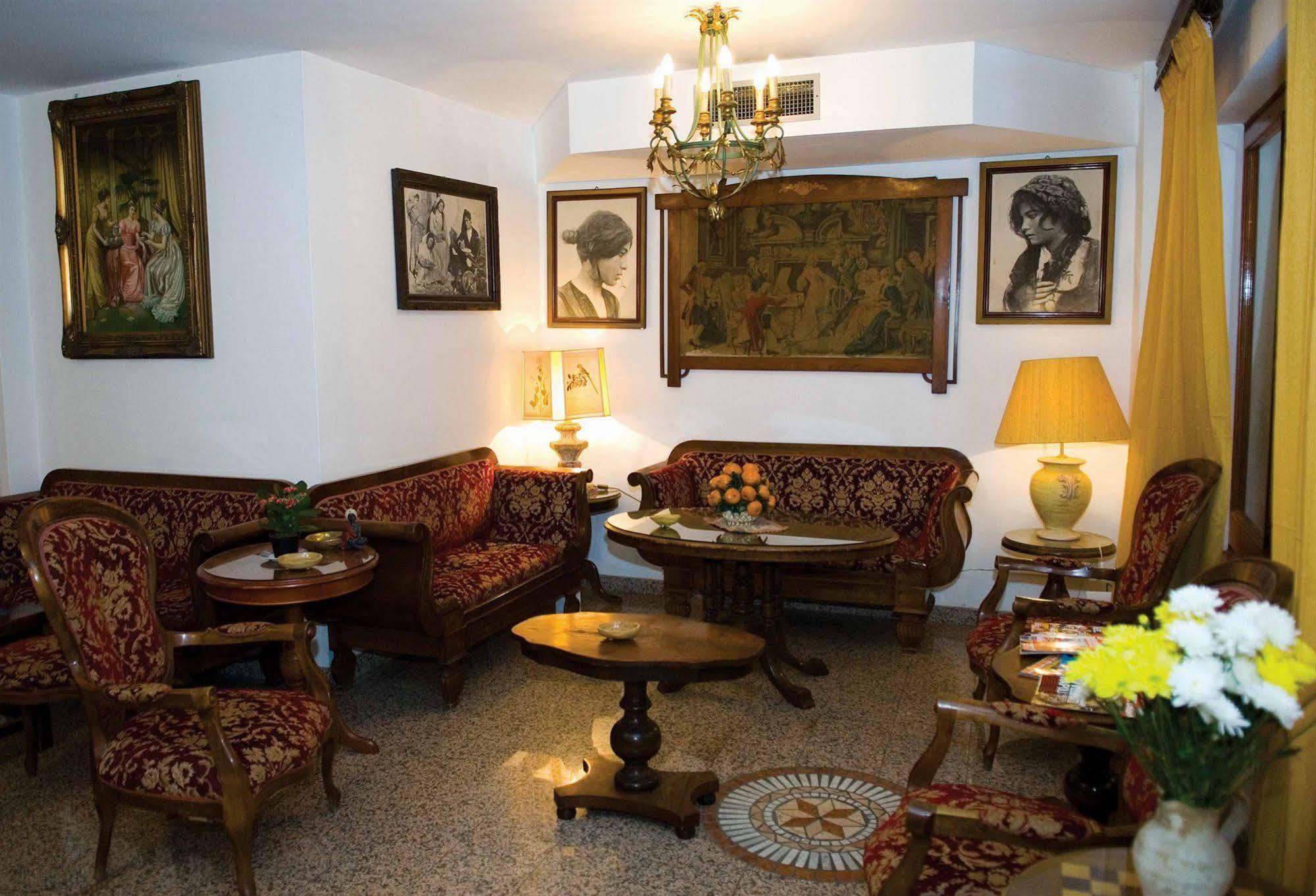 La Riva Hotel
