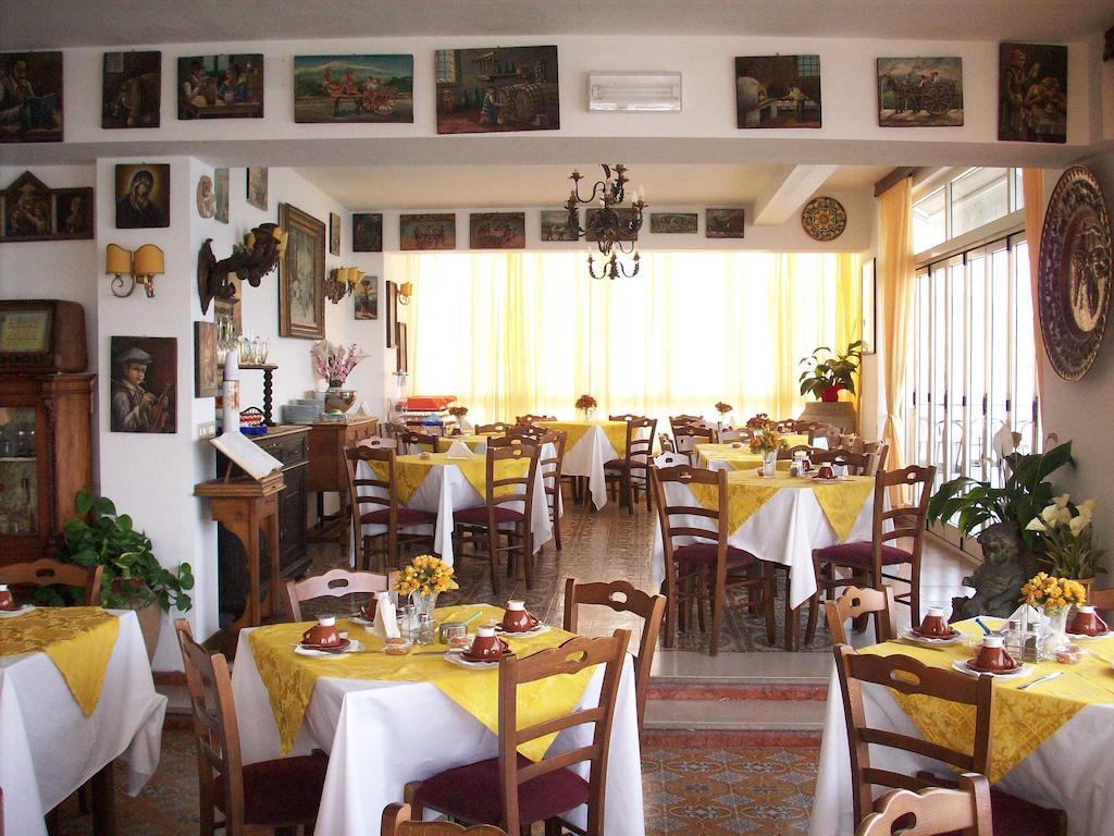 La Riva 3* Giardini-Naxos